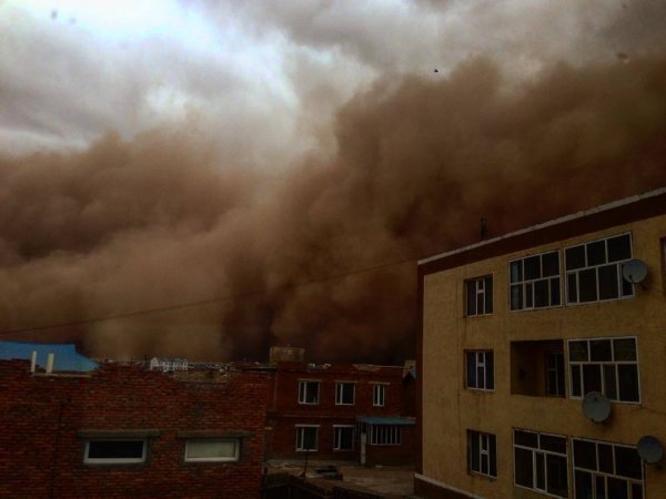 Хар салхины улмаас Бейра хот сүйрчээ