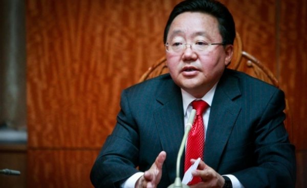 Ерөнхийлөгч асан Ц.Элбэгдоржийн галерейгээс хураасан зургуудыг 