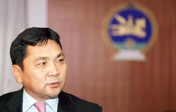 Ерөнхий сайд асан Н.Алтанхуягийн ахлах зөвлөх байсан Л.Гансүх мэдээлэл хийнэ