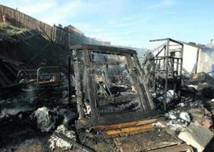 Эхнэртээ уурлаж гэрээ шатаасан хэрэг гарчээ