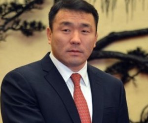 Д.Сумъяабазар замбараагүй лиценз олголтыг түр зогсоох чиглэл өглөө