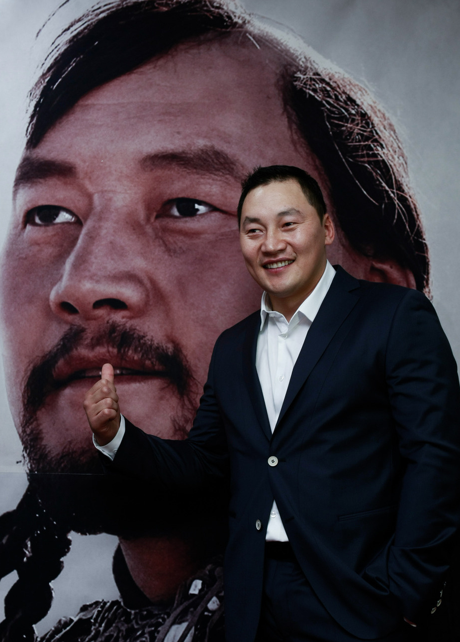 Б.Амарсайхан: Холливудад авьяастай, хөдөлмөрч хүмүүс ажилладаг