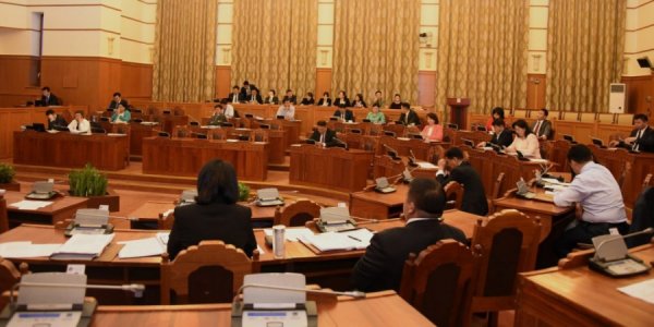 Чуулганаар Ерөнхий прокурорыг томилох асуудлыг хэлэлцэж байна