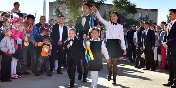 Өмчийн бүх сургуулийг нэгдүгээр ангид шалгалт авч, уралдуулан элсүүлэхийг хориглов