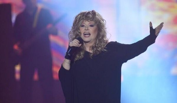 Алла Пугачева 70 насны ойн концертоо тоглоод дахин тайзнаа гарахгүй