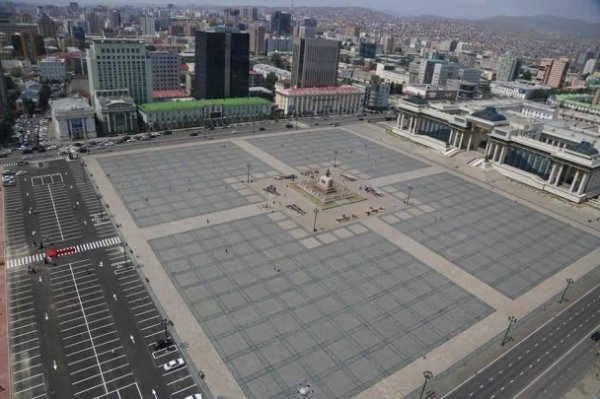 Сүхбаатарын талбайн урд хэсэг  “эргэн ирлээ”