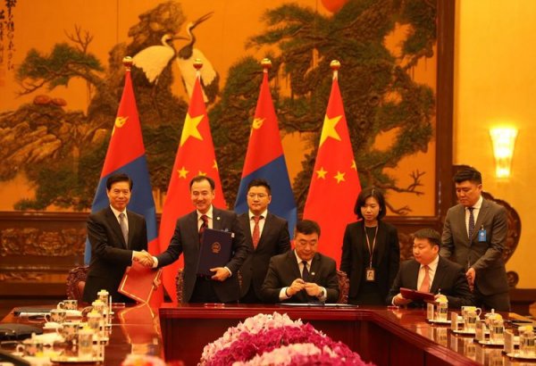 Ерөнхийлөгчийн айлчлалын хүрээнд гарын үсэг зурсан 18 баримт бичиг