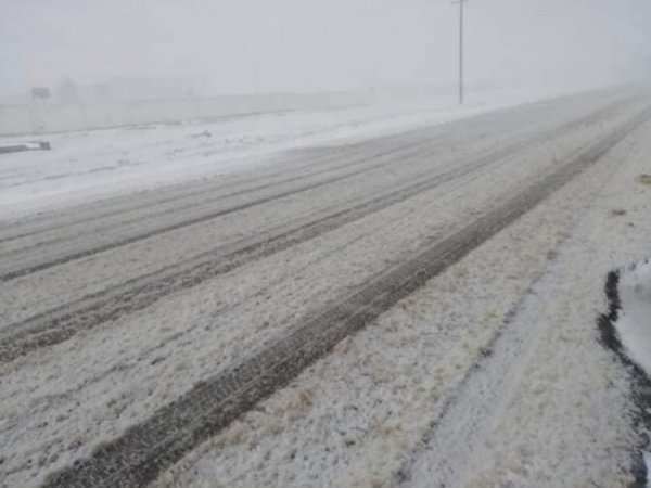 Орон нутгийн зам мөсөн бүрхүүл тогтож, халтиргаа гулгаа үүсчээ