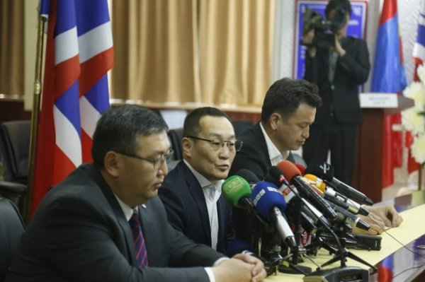 АН: С.Эрдэнэ дарга тухайн үед ордонд байгаагүй. Цагдаагийн байгууллага хамгийн сүүлд уулзсан хүнийг тогтоосон