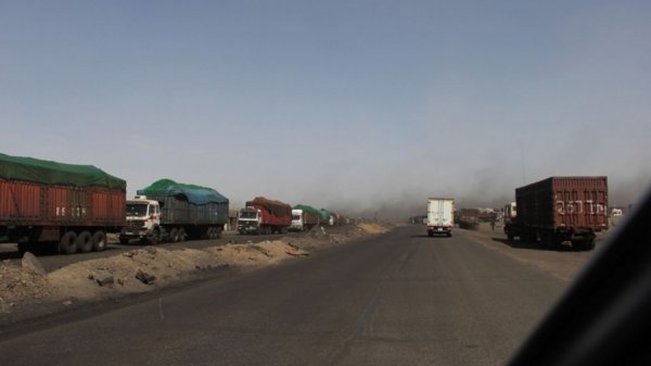 Цагаанхадыг хятадуудад үйлчилдэг хар зах болгож гүйцлээ