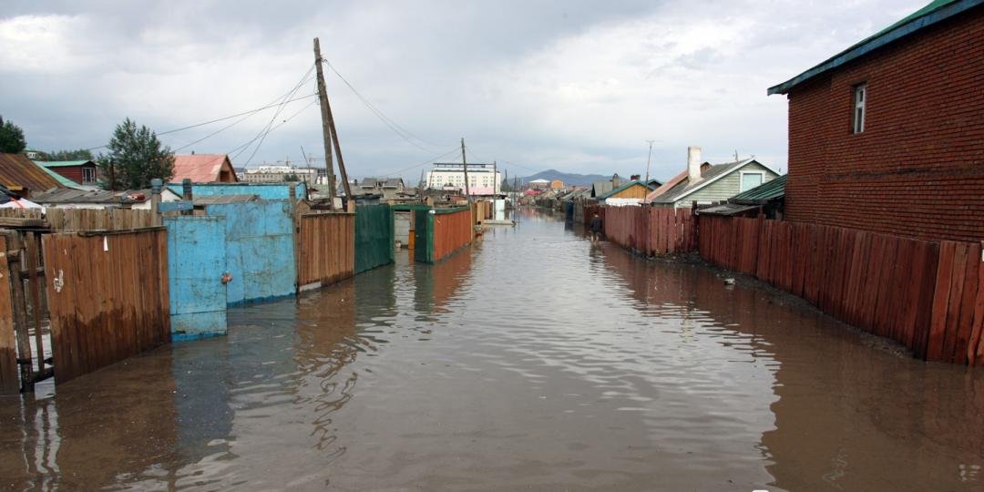 Үер бууж Баянзүрх дүүргийн 40 орчим байшин, 30 орчим гэр усанд автжээ