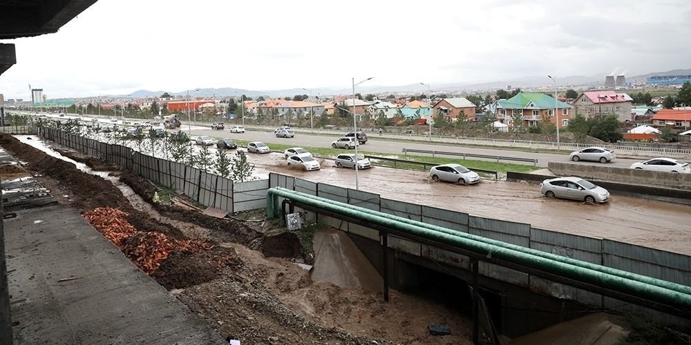 С.Амарсайхан: Наадамчдын гудамжны үерийн усыг зайлуулах, даланг засах ажлыг өнөөдөртөө багтаах хэрэгтэй