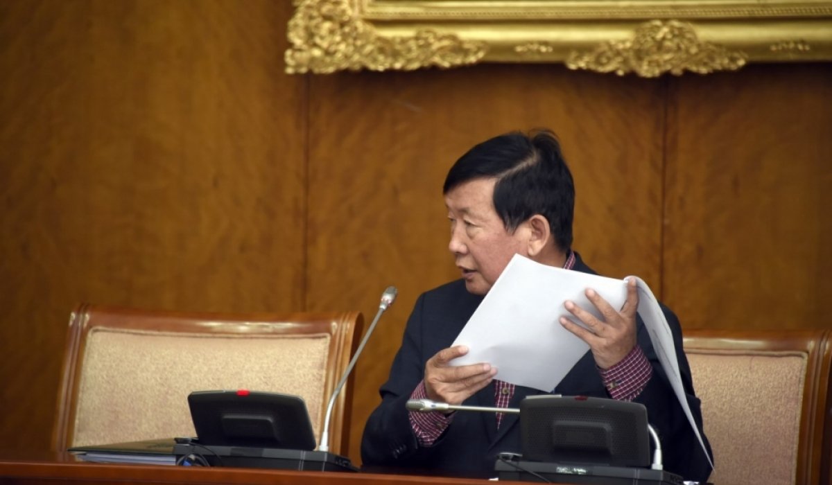 Иргэд, олон нийтийн төлөөлөл, улс төрийн намуудаас гаргасан саналыг Үндсэн хуулийн төсөлд тусгах асуудлаар хуралдлаа