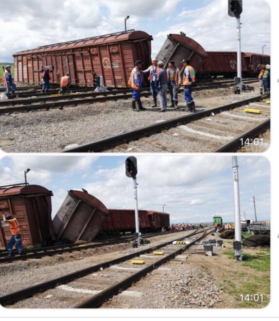 Дахиад ачааны вагон уналаа!!!