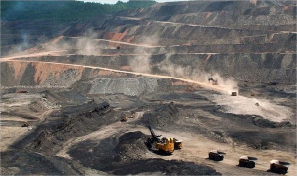 Хууль бусаар уул уурхай эрхэлж байсан БНХАУ-ын арав гаруй иргэнийг албадан гаргажээ