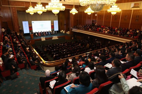 Ерөнхийлөгч “Орон сууцжуулах хөтөлбөр” хэрэгжүүлэхийг дахин санал болгов