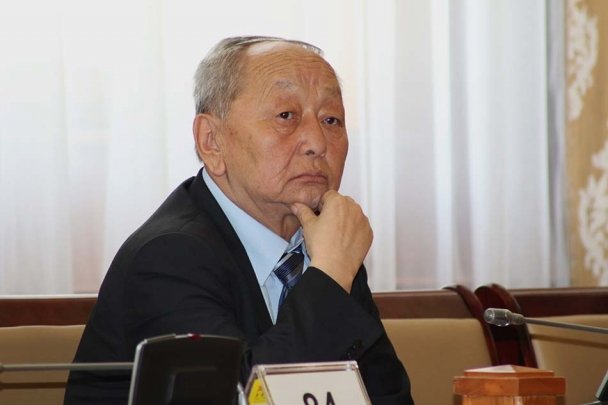 Үндсэн хуулийн цэцийн даргаар Н.Чинбат сонгогдлоо