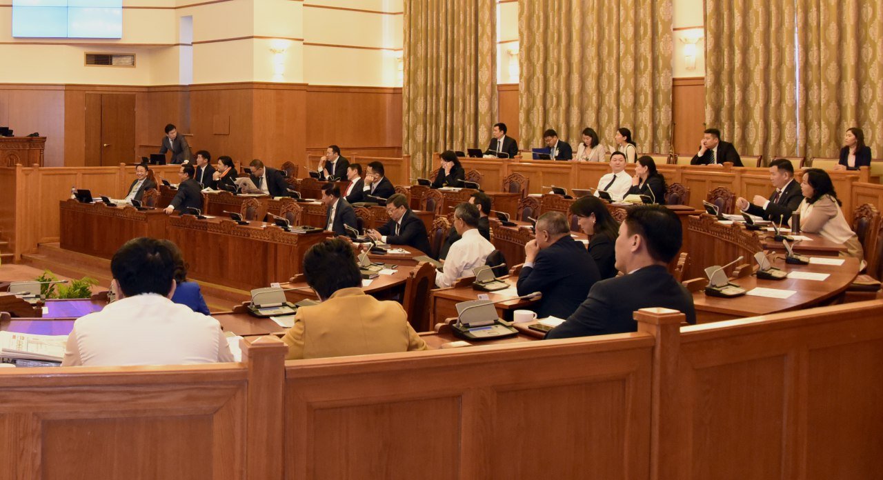 УИХ-ын сонгуулийн тухай хуулийг баталлаа