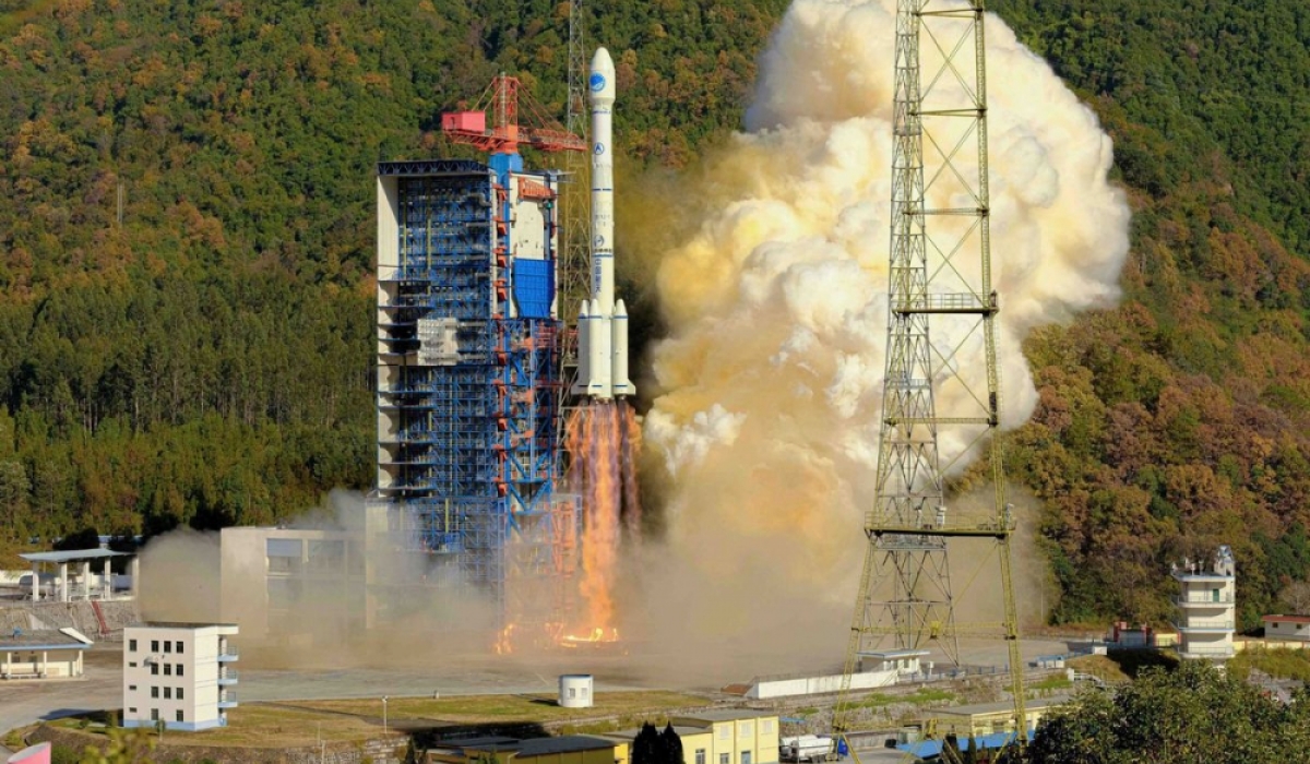 Хятадууд хос хиймэл дагуул хөөргөжээ