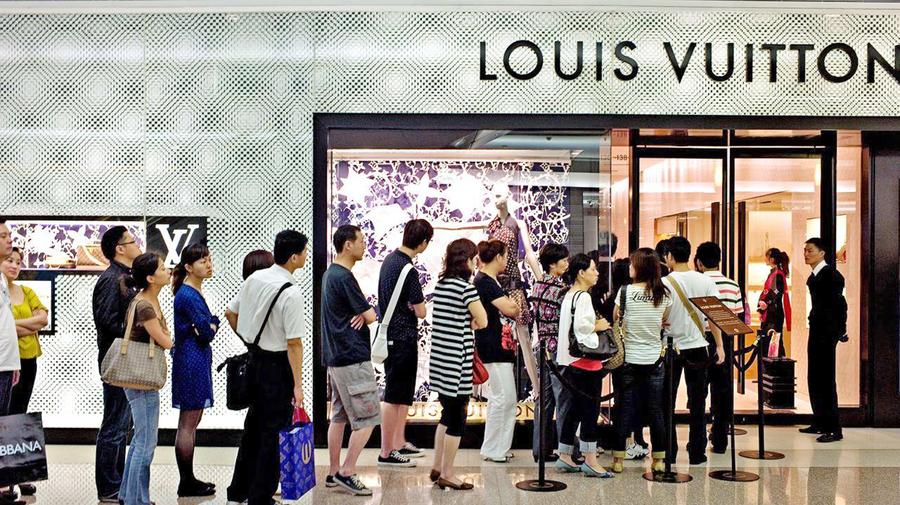 Хонконгийн үймээний улмаас Хятадын бэлтэй жуулчид Монголыг зорих болжээ