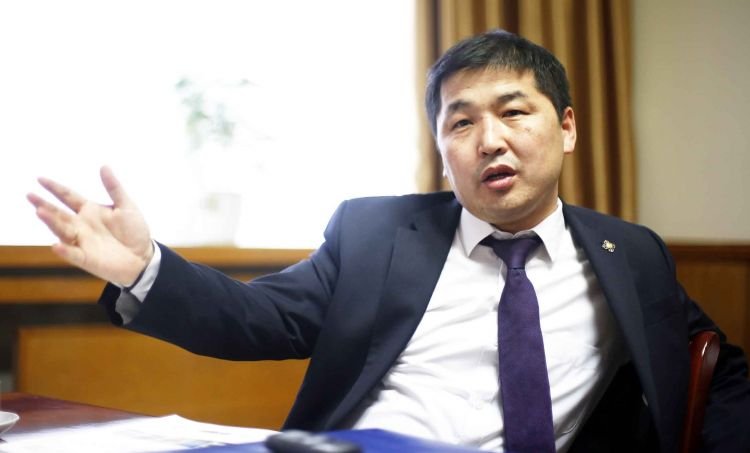 О.Баасанхүү: Намын дарга Н.Энхбаярт 11 удаа хөөгдсөн, намаасаа гарна