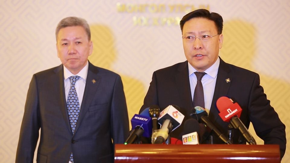 ШИНЭ нам 750 тэрбум төгрөгийг нийт ахмадад тэгш хүртээх нь зүйтэй гэв