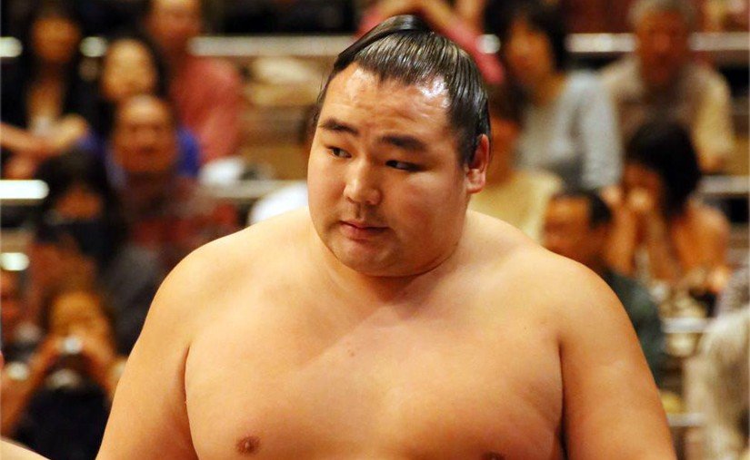 Их аварга Какүрюү 3 унаатай болов