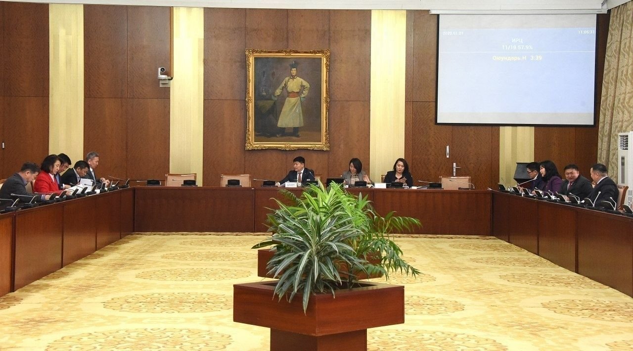 Журмаар зохицуулдаг байсан хүүхэд үрчлэлийн асуудлыг Гэр бүлийн тухай хуульд тусгажээ