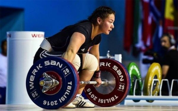 М.Анхцэцэг Дэлхийн цомын тэмцээнээс мөнгөн медаль хүртлээ