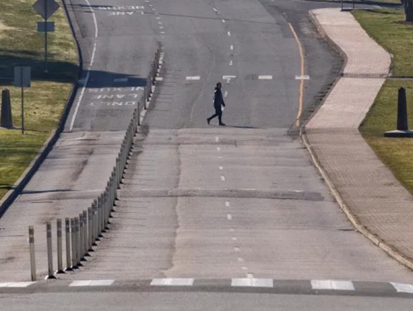 Канад улс АНУ-тай залгадаг хилээ хаана