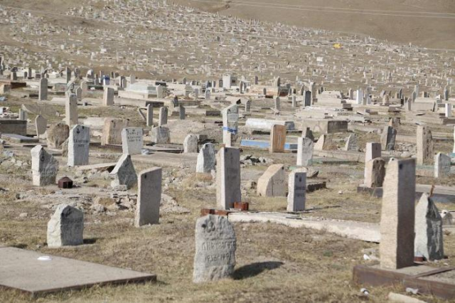 Ханш нээх өдөр талийгаачдынхаа газарт очдог ёс,уламжлал Монголынх биш Хятадынх