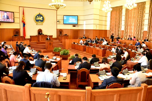 Гишүүдийг эргүүлэн татдаг болно