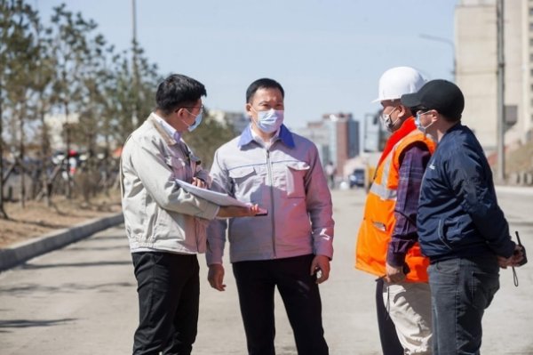 Б.Отгонсүх: Тасганы овооноос Эх нялхасын уулзвар хүртэлх замын суурь асфальт, бетон хучилтын ажил хийгдэж байна
