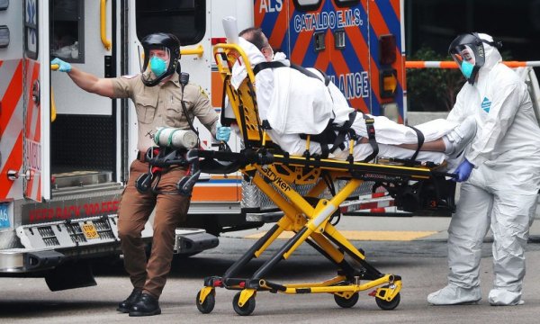 ОХУ: 40 эмч коронавирусын улмаас нас баржээ