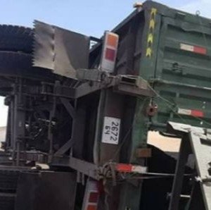 Замын хажуу руу унасан “Норд бенз” машины жолоочийг аварчээ