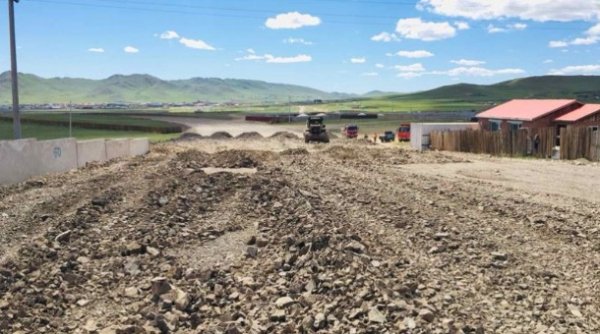 Тахилтын авто замаас Авто цогцолбор хүртэлх авто зам, төмөр зам доогуурх нүхэн гарцын ажлыг эхлүүлээд байна