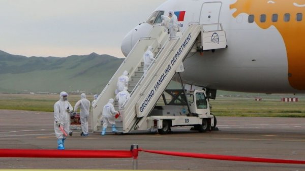 Прага-Улаанбаатар чиглэлийн тусгай үүргийн онгоц газардлаа