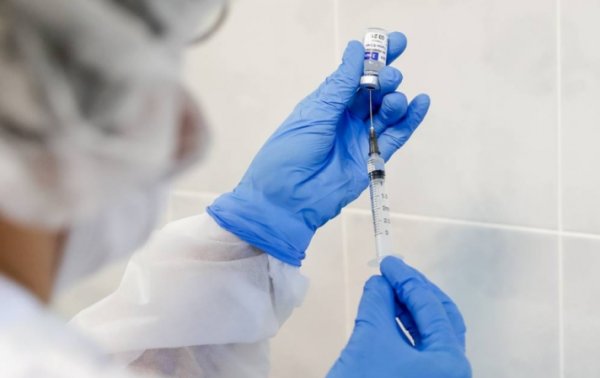 “Ковид-19”-ийн вакцинжуулалт ОХУ-ын бүх бүс нутагт эхэлжээ