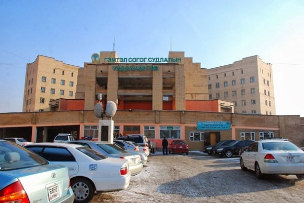 Согтуурсан үедээ дүүгээ баганаар цохиж, дүү нь сэхээнд оржээ