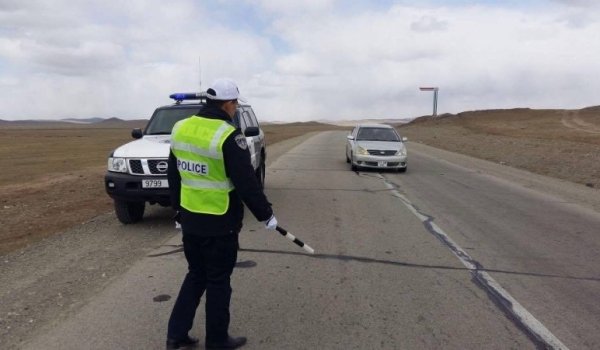 Автомашины төмөр хийцэд хавчуулагдаж, хоёр хүн нас баржээ