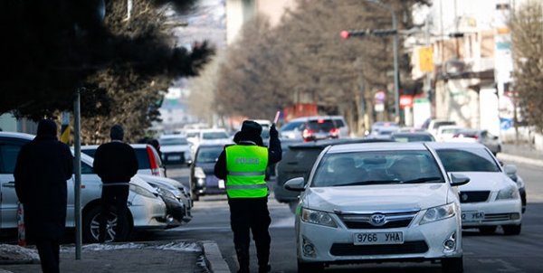 Улсын дугаар нь 3,8 тоогоор төгссөн автомашин эзэмшигчид татвараа төлнө