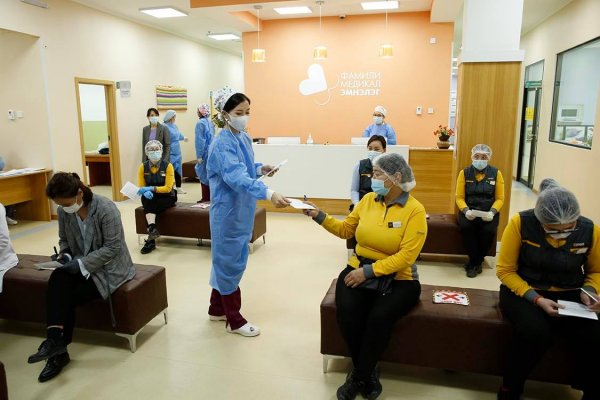 И-Март нийт ажилтнуудаа вакцинжуулалтад хамруулж эхэллээ
