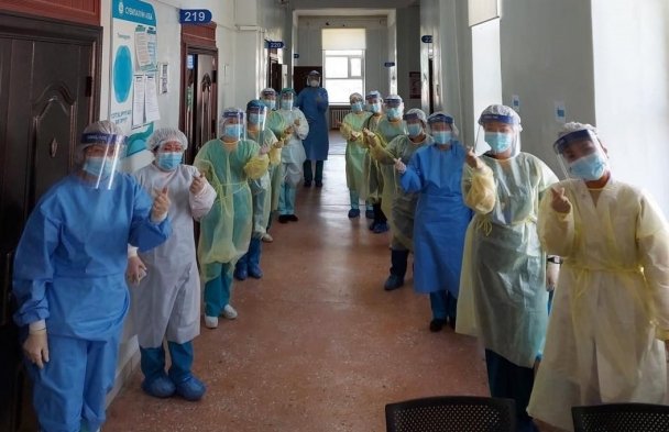 СЭМҮТ-ийн эмч, эмнэлгийн ажилчид AstraZeneca вакцины хоёр дахь тундаа хамрагдаж байна