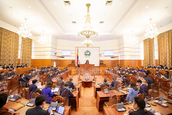 Олон хүүхэдтэй өрх толгойлсон эх, эцэгт тэтгэмж олгох хуулийн төслийг хэлэлцэнэ