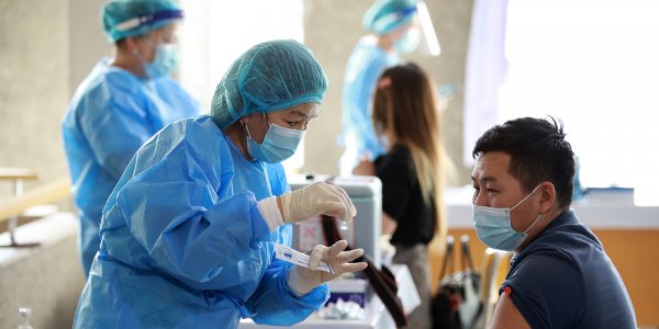 Өнөөдрөөс 18-аас дээш насны иргэдийг дархлаажуулж эхэлнэ