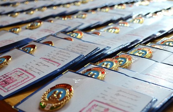 Алдарт эхийн одонг ирэх сарын 1-6-ний хооронд олгоно