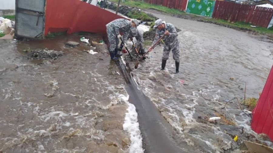 Үерийн бүсээс нүүж, газар чөлөөлөх мэдэгдлийг 383 байгууллага, аж ахуйн нэгжид хүргэжээ