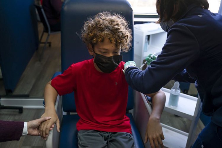 Pfizer-ийн вакцин 12-18 насны хүүхдүүдийн эмнэлэгт хэвтэх эрсдэлийг 93%-иар бууруулдаг