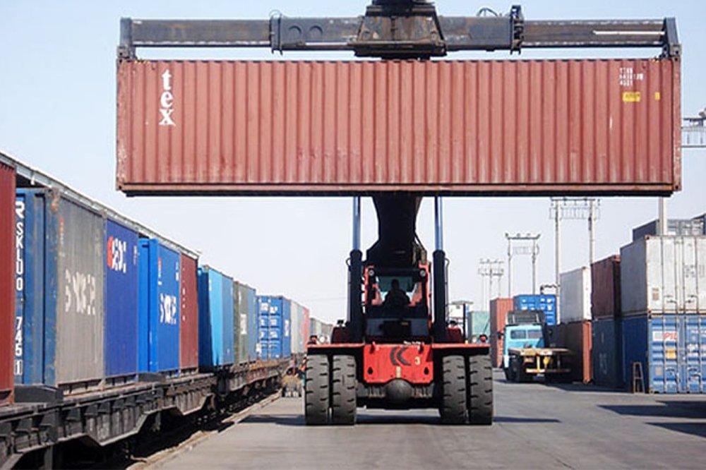 Эрээнээс орж ирэх чингэлгийг Амгаланд байрлах логистикийн төвд буулгана