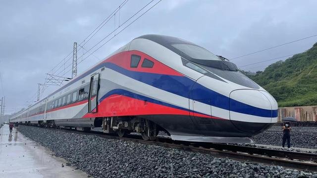 Хятад, Лаосын төмөр зам ашиглалтад орох гэж байна